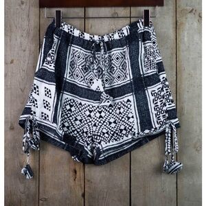 Honey Punch Black & White Geometric Print Shorts | Mid Rise Boho Drawstring
